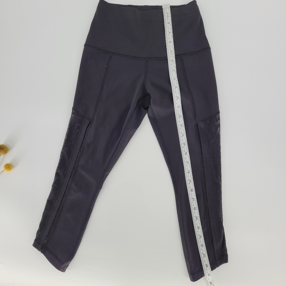 LULULEMON Hot to street mesh crop leggings… - Picture 7 of 8